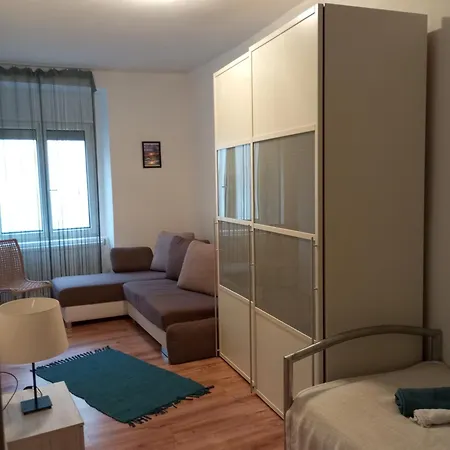 Ξενοδοχείο με διαμερίσματα Milla Έγκερ