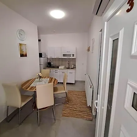 Milla Aparthotel 3*
